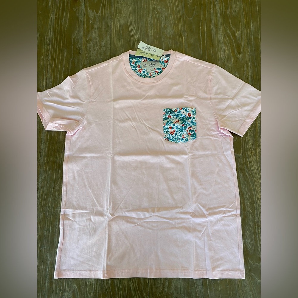 Men’s Penguin Front Pocket T-shirt Size Medium NWT